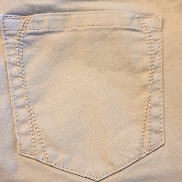 Capris - Picture 6 of 6